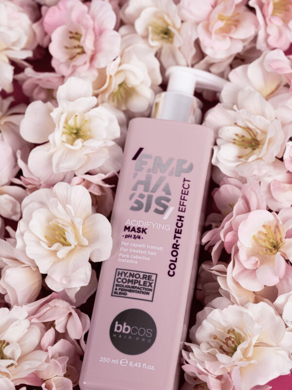 Color Tech - Acidifying Mask ambientata
